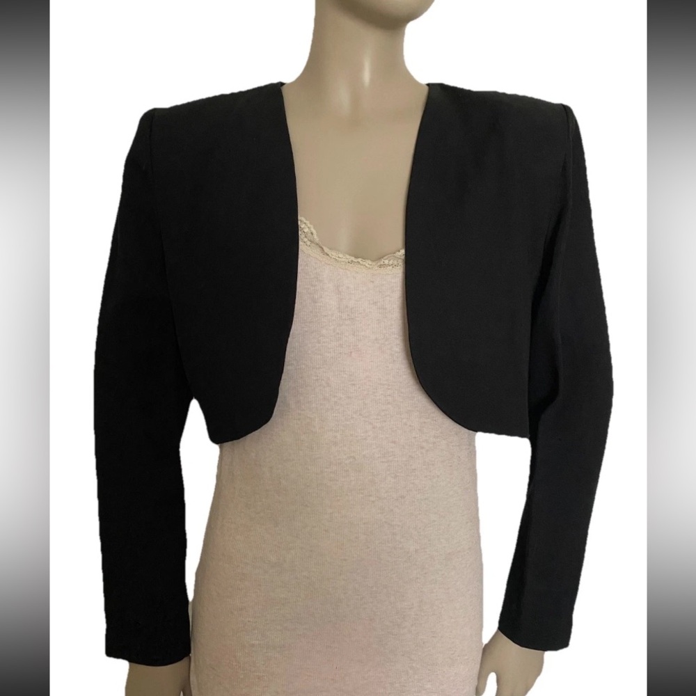 ❌SOLD❌Vintage Michael Marcella Classic Black Cropped Shrug Blazer